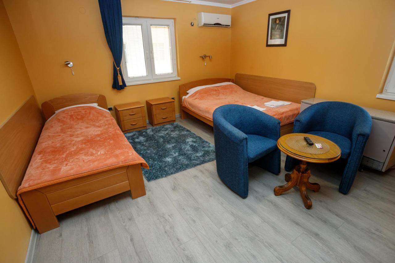 Guest House Mali Homtel Суботица Екстериор снимка