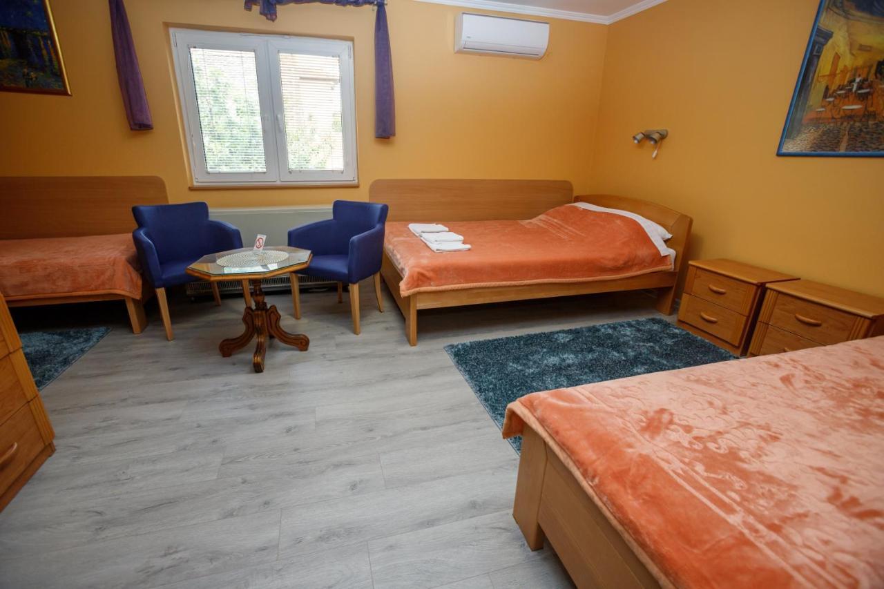 Guest House Mali Homtel Суботица Екстериор снимка